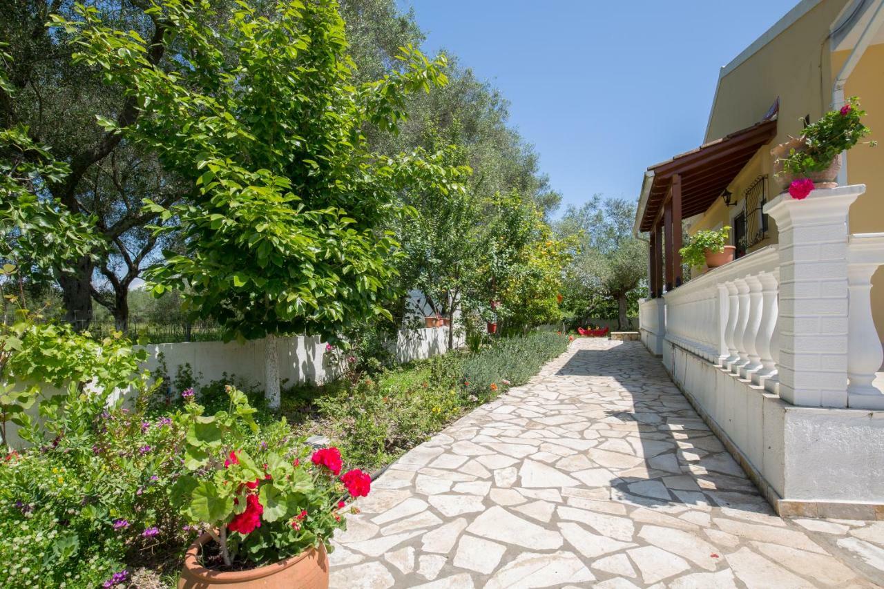 Karia Holiday Home Lefkimmi  Exterior photo