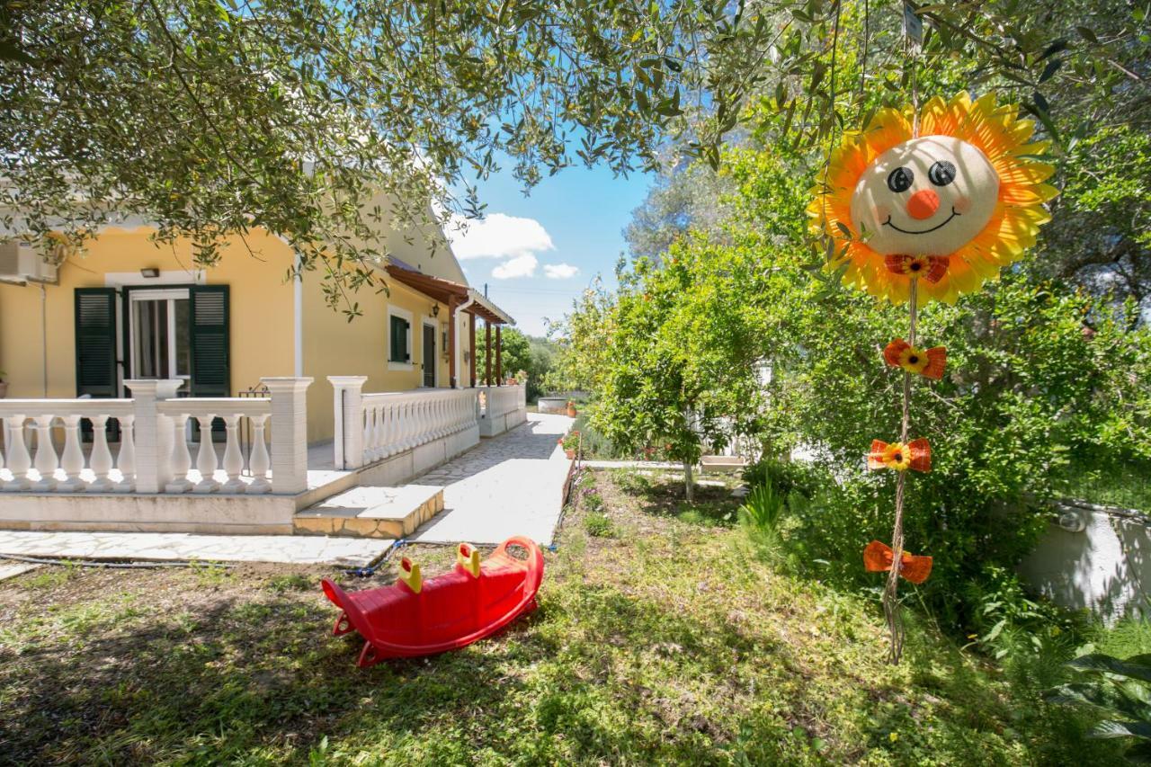 Karia Holiday Home Lefkimmi  Exterior photo